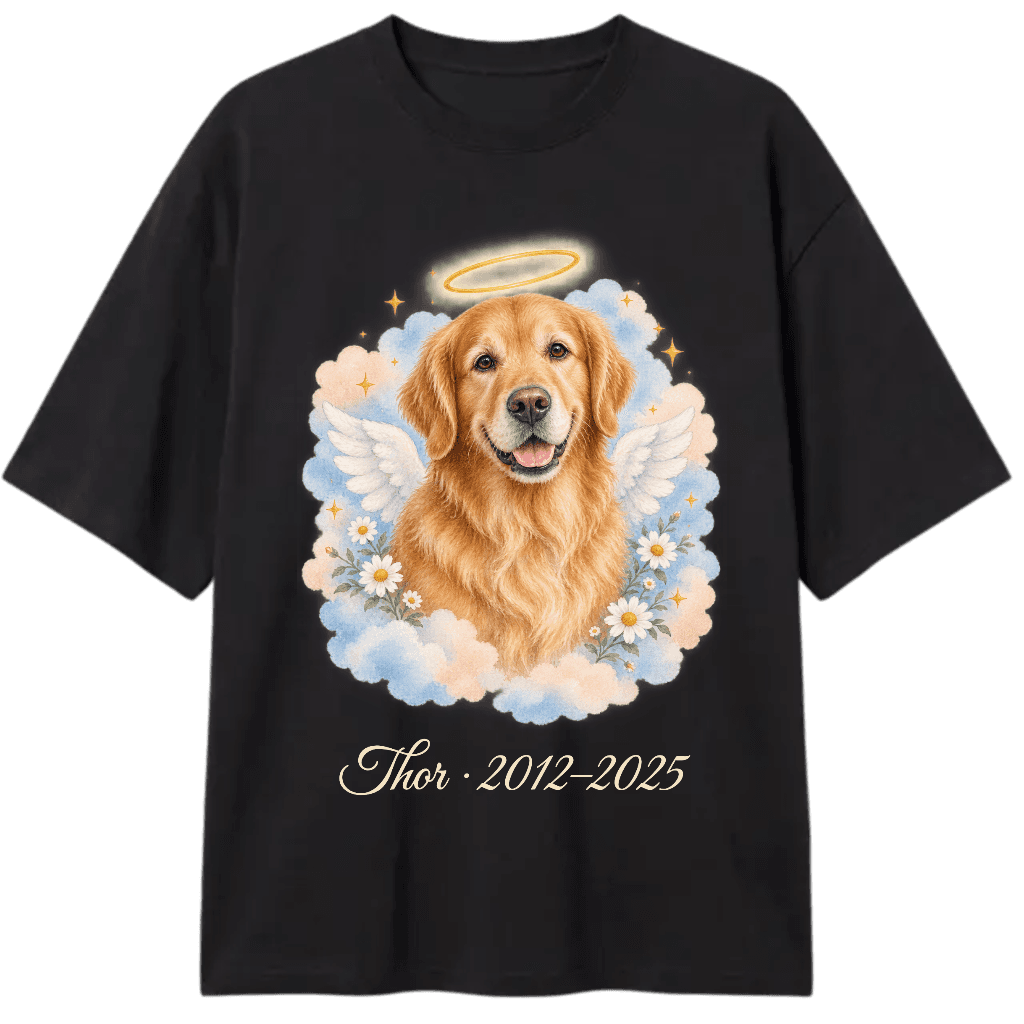 Camiseta preta com o pet em aquarela, com asas e auréola, foto 2 de 3